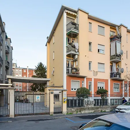 Guesthost - Affori M3 Modern And Cozy Διαμέρισμα *