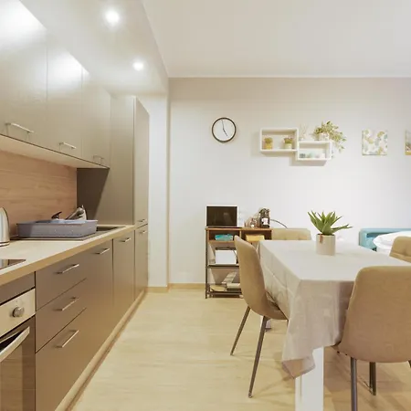 Guesthost - Affori M3 Modern And Cozy Lejlighed *