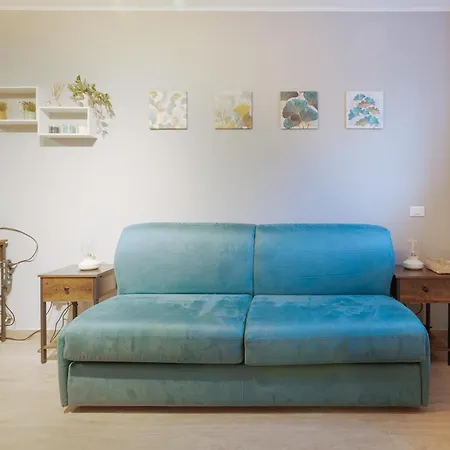 Guesthost - Affori M3 Modern And Cozy Lejlighed *