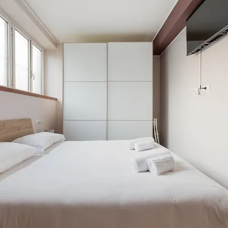 Guesthost - Affori M3 Modern And Cozy